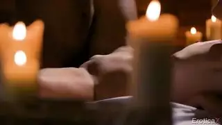 زوجه صديقه فة متعه جنسيه وبتروح منه فى دخل الزب فة كسها على السرير