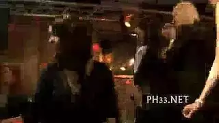 مشهد إباحي مليء بالدم