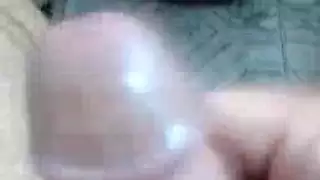 صغيرات السن يتم ضخهن في مشهد إباحي صريح