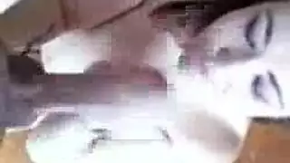 شقراء ممتلئة الجسم تطلب جنسًا صارخًا بين الأعراق