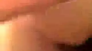 نقود في حلقها: فانتازيا جماع وجه قاسي لكورتني مونرو