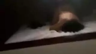 زوجة وقحة تأخذ كريمبي شرجي