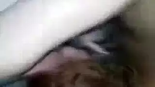 شقراء نارية تأخذ القضيب بعمق في جلسة حميمة هواة
