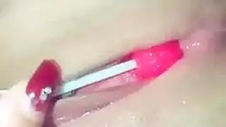 استيقظت الفنزويلية الجميلة مع ألعاب عميقة في كسها وطيزها