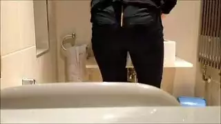عاريات وقحات يمارسن الجنس بلعب قبل لقاء عميل غني