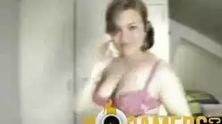 أم مثيرة تكتشف عرض زوجها الجنسي عبر الإنترنت شجار زوجي صريح