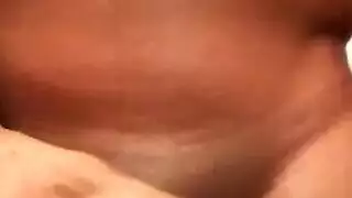 قضيبه الضخم يملأ فرجي الشهوي