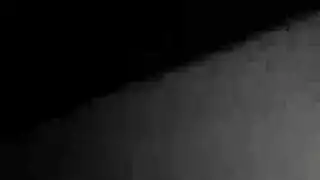 أصدقائي يشاهدون بينما آخذ قضيبًا سميكًا بعمق