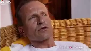 نيك لولا تايلور