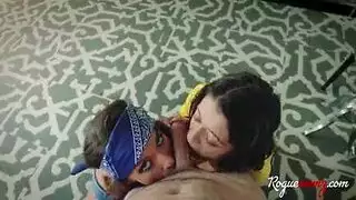 مراهقة ساذجة تمتلئ بالسائل المنوي من معلمتها الخاصة