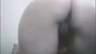 شرموطة تقلع في الحمام