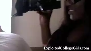 ولد ينيك صديقته اثناء نومها مع زوجة الاب