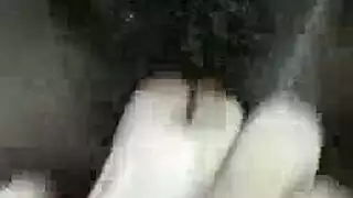 زوجة جميلة ينتشر ساقيها للديك
