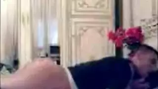 صديقة عربية جماع خشن على السرير فيديو هاوي