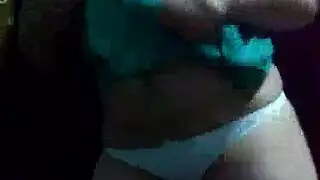 واحت ينيكهة وهي نايمة