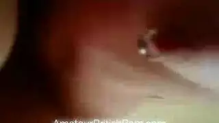 رجل ناضج يسود على هواة بريطانيين في مشهد إباحي خام