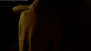 شقراء أنيقة في فستان سهرة تنزل للجنس الصريح القذر