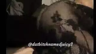 فتاة كبيرة المؤخرة يتعرض فرج حلقها للتدمير بقضيب أسود ضخم
