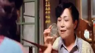 صديقتي اليابانية لا يمكن أن تتوقف عن ركوب عصا اللحوم الصلبة