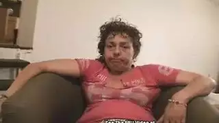 ممارسة جنسية ثلاثية قاسية في محطة الشاحنات مع سائق مثار