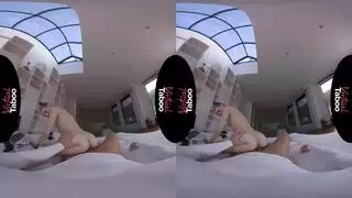 مشوية و مستخدمة تبلع حمولات من الرجلين
