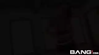 أرداف ضيقة وحِمل منوي ضخم