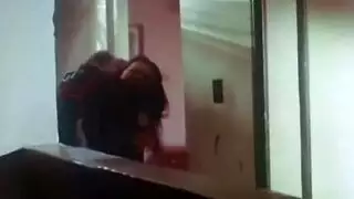 حركة جنسية صريحة في دار السينما: جلسة جماع جماعي على موقع تصوير مصري