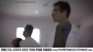 الشب صاحب القضيب الكبير