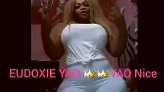 شروطه تقلع أحبها كل ملابسها