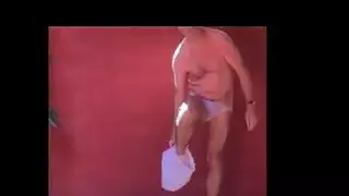 المسكن فتاة الملاعين غي الديك صغير