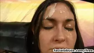 جنس جماعي متطرف يتركها تبكي وتتوسل