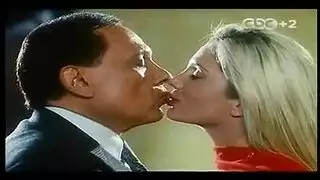 أجمل قبلات ساخنة وممنوحة الام