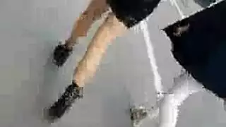 لطيفة الحمار جنيفر هو التعامل مع قطب اللحوم يعني