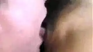 يريد يمارس مع امه ولم تقلل