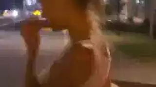 شقراء حلماتها منتصبة تمارس جنس ثلاثي صعب