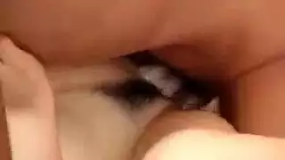 جسم يوي أوتووا النحيف في مشهد مص مكثف وبلع السائل
