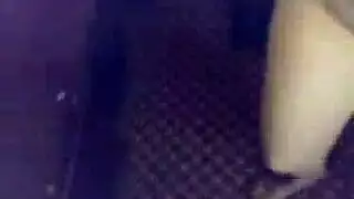فتاة الهواة العربية الساخنة تنشر ساقيها