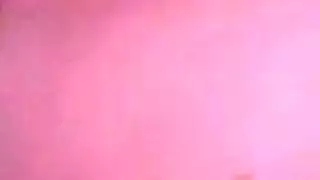 مؤخرة ميا لوكس الكبيرة في ملابس السباحة تؤدي إلى فعل إباحي جامح