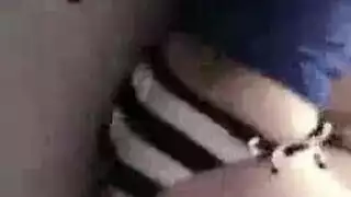 الزوجة الجامحة تدرّب عبدها الجنسي على الجنس الفموي العميق والخنق ثم تركب عضوه الكبير