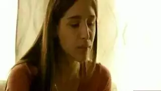 صديقة مثيرة تتسلل لممارسة جنس سري إباحي
