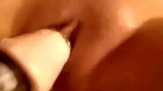 جنس صريح: زوايا متعددة، أنين عالٍ، وسوائل في كل مكان