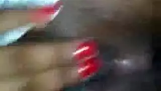 فتاتان مثارتان تشاركان في علاقة جنسية ثلاثية جامحة إكس إكس إكس
