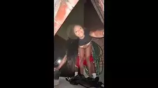 فتاة سويدية تشارك في جماع مزدوج