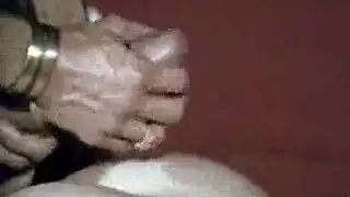 امرأة يابانية ناضجة ذات أثداء مثالية تأخذ القضيب