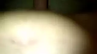 نجم إباحي يغازل ثم يأخذ قضيبًا كبيرًا