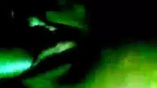 امرأة جميلة ممتلئة في جلسة عزلية صريحة