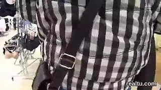 شيميل إكس إكس إكس: تفريغ دلاء من السائل المنوي الكريمي على الفيلم