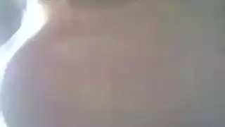 الجزائرية الساخنة في مثلث جنسي صريح xxx