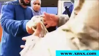 غزو بالزي العسكري: قضيب الجندي يغمر فرج العراقية