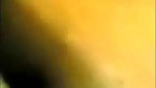 عاهرات عربيات في مشهد قاسي: ركوب وجماع في ثلاثي هاوٍ